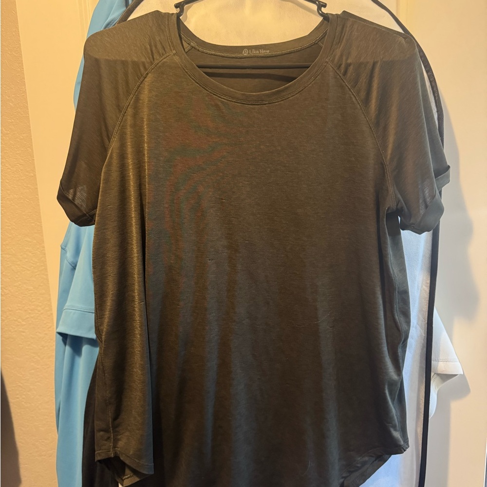 lululemon athletica olive Short Sleeve Crew Neck Tee